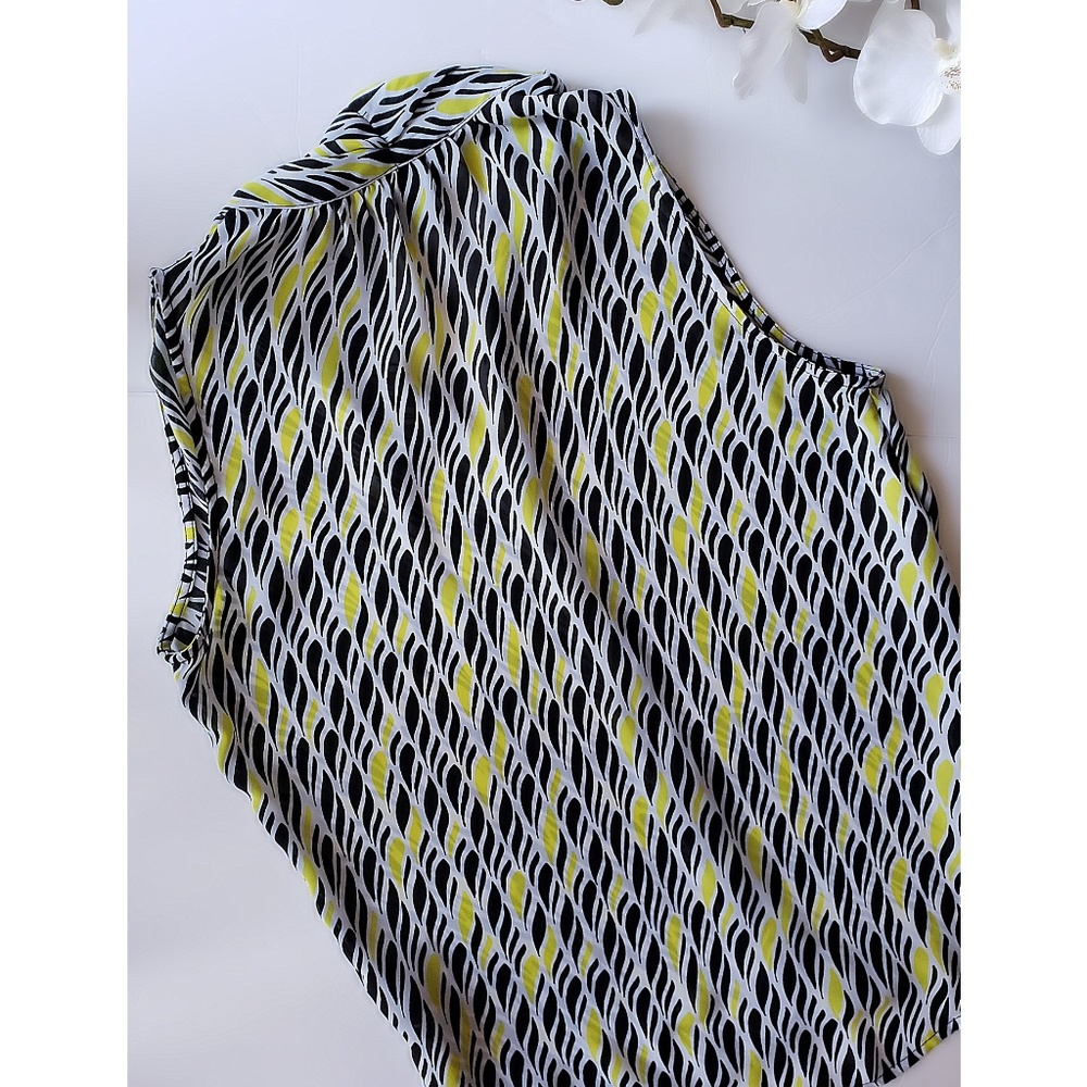 Sleevless Top - image 2